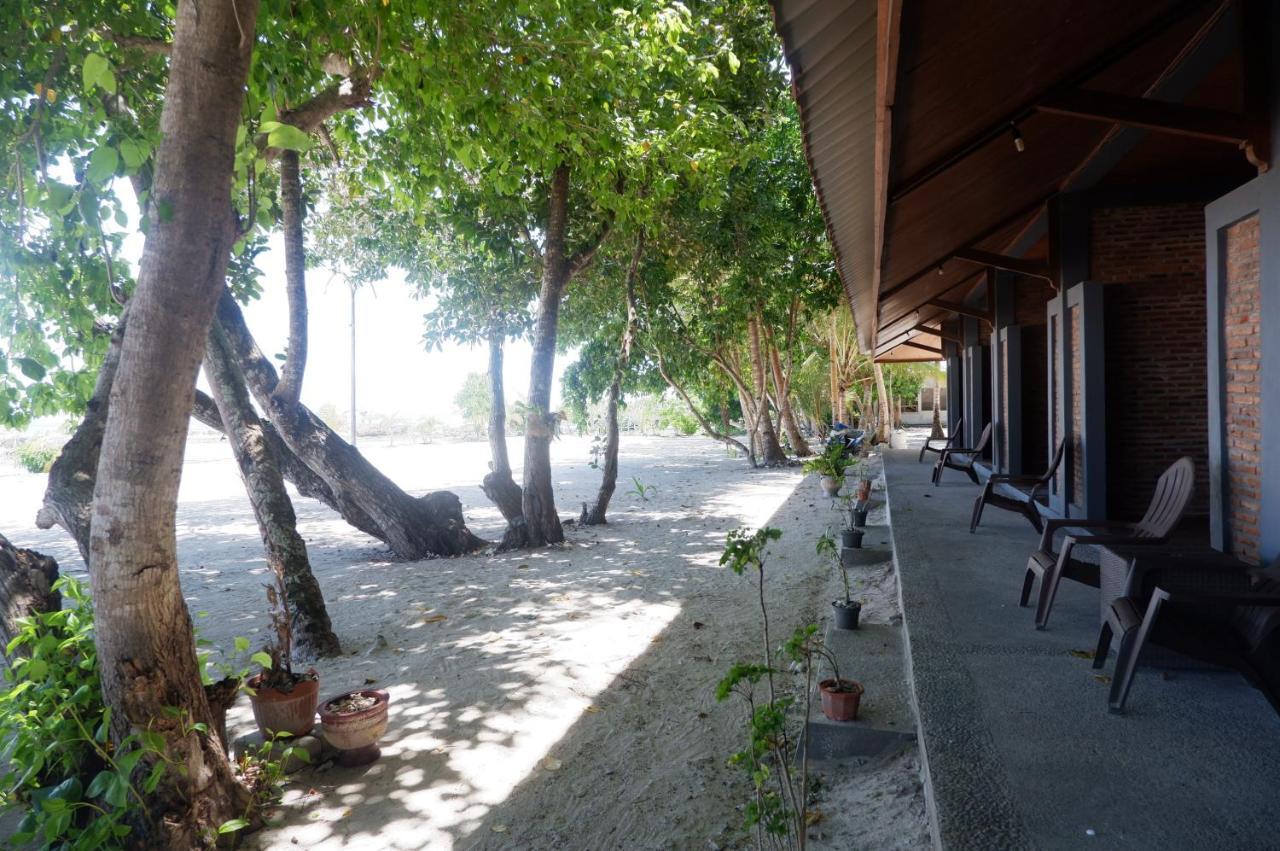 Wakatobi Patuno Diving And Beach Resort By Sahid Wanci Buitenkant foto